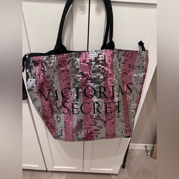 Victoria’s Secret sequin striped tote bag - Picture 1 of 4